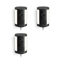 Plug-In / Black / 3-pack:Spotlight Cam 2K plug-in in the color black.